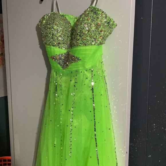 MacDuggal size 10 formal dress - Picture 6 of 8